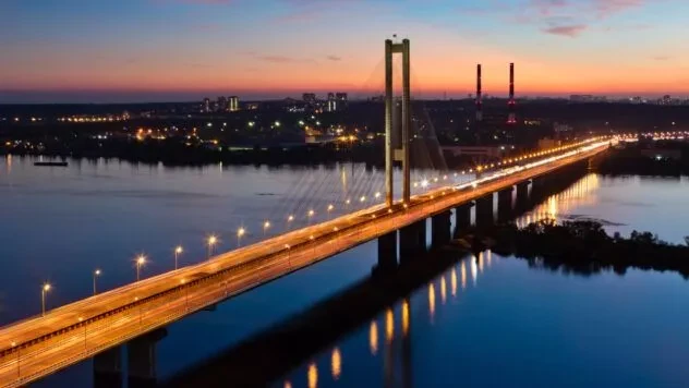 Рух метро Південним мостом можуть відновити за жовтого рівня тривог – Кличко